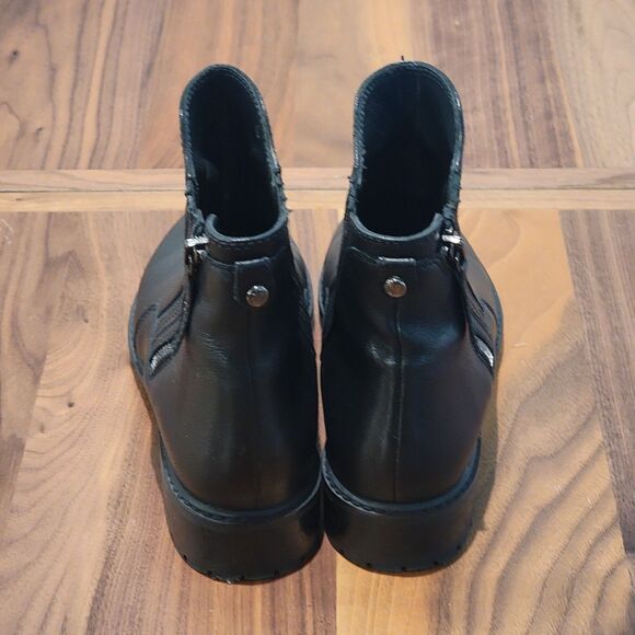 STUART WEITZMAN Women's Size 6.5 M Black Leather Chelsea Side Zip Up Boots US - Picture 5 of 9